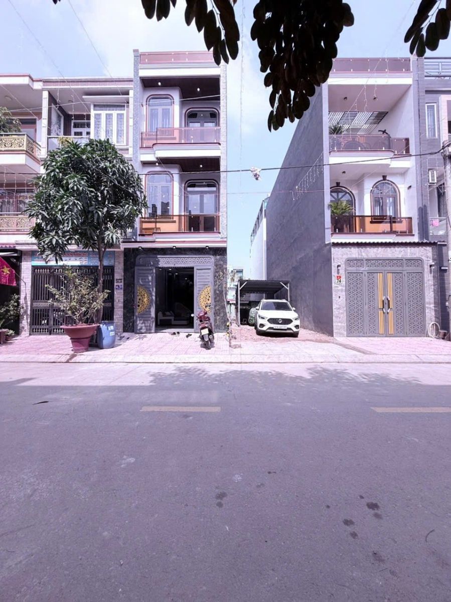 🏡 BÁN NHÀ 1 TRỆT 2 LẦU – GẦN TTYT DĨ AN – GIÁ TỐT 5,5 TỶ