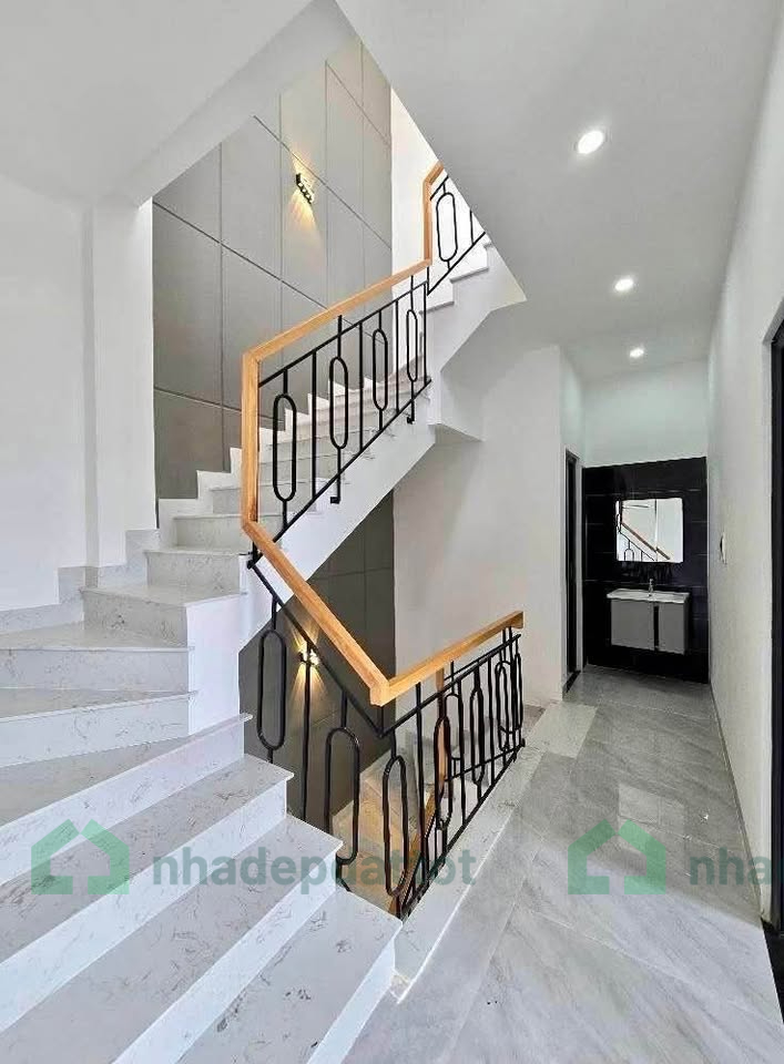 BÁN NHÀ 3 TẦNG MỚI XÂY - FULL NỘI THẤT – KIỆT 168 TÔ HIỆU