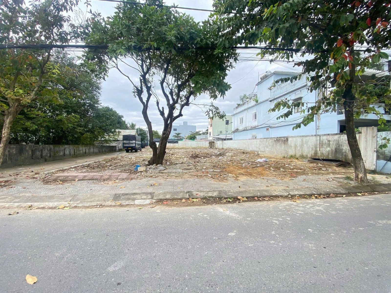 Bán lô đất đẹp kiệt ô tô Ngay sau lô góc mặt tiền tại 338 Trường Chinh