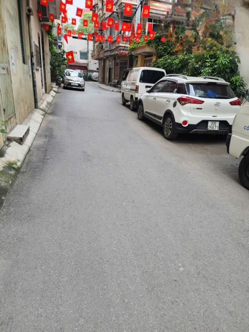 Nhà phân lô phố Lạc Trung, xe oto vào nhà, tránh đỗ, thoáng sáng, văn phòng kinh doanh tốt