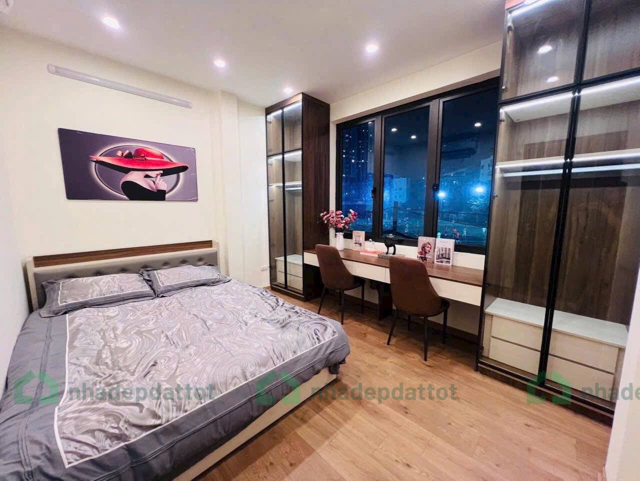 Nhà 4 tầng 42m2 Trung tâm phố Đình Thôn