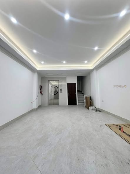 Nhà 6 tầng thang máy Tây Hồ – 40m² – Giá 9.xxx tỷ