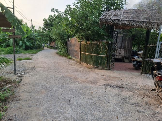 Cần nhượng khu vườn 2000m2 ngõ 76 An Dương-Tây Hồ-Hà Nội, đã có nhà, tiện kinh doanh 4tỷ