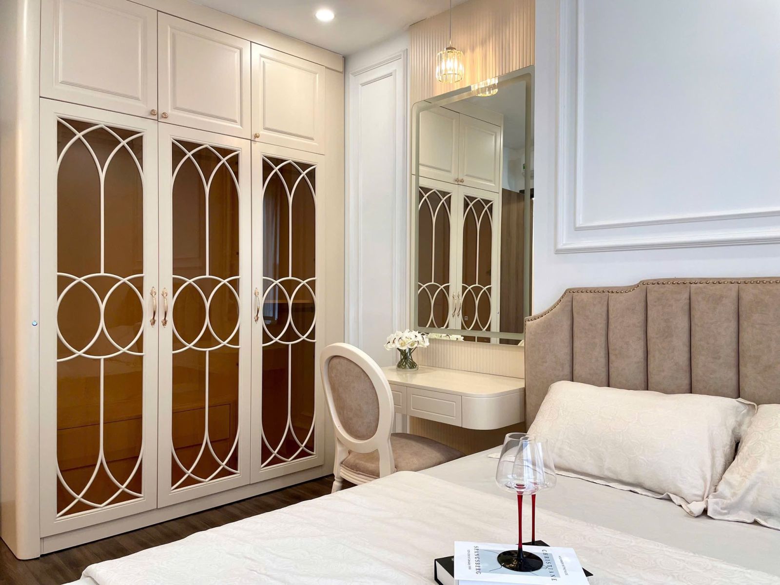 Bán Căn Hộ 2PN Full Nội Thất – View Bể Bơi – Tầng Trung – Hoàng Huy Commerce (Tòa Tulip)