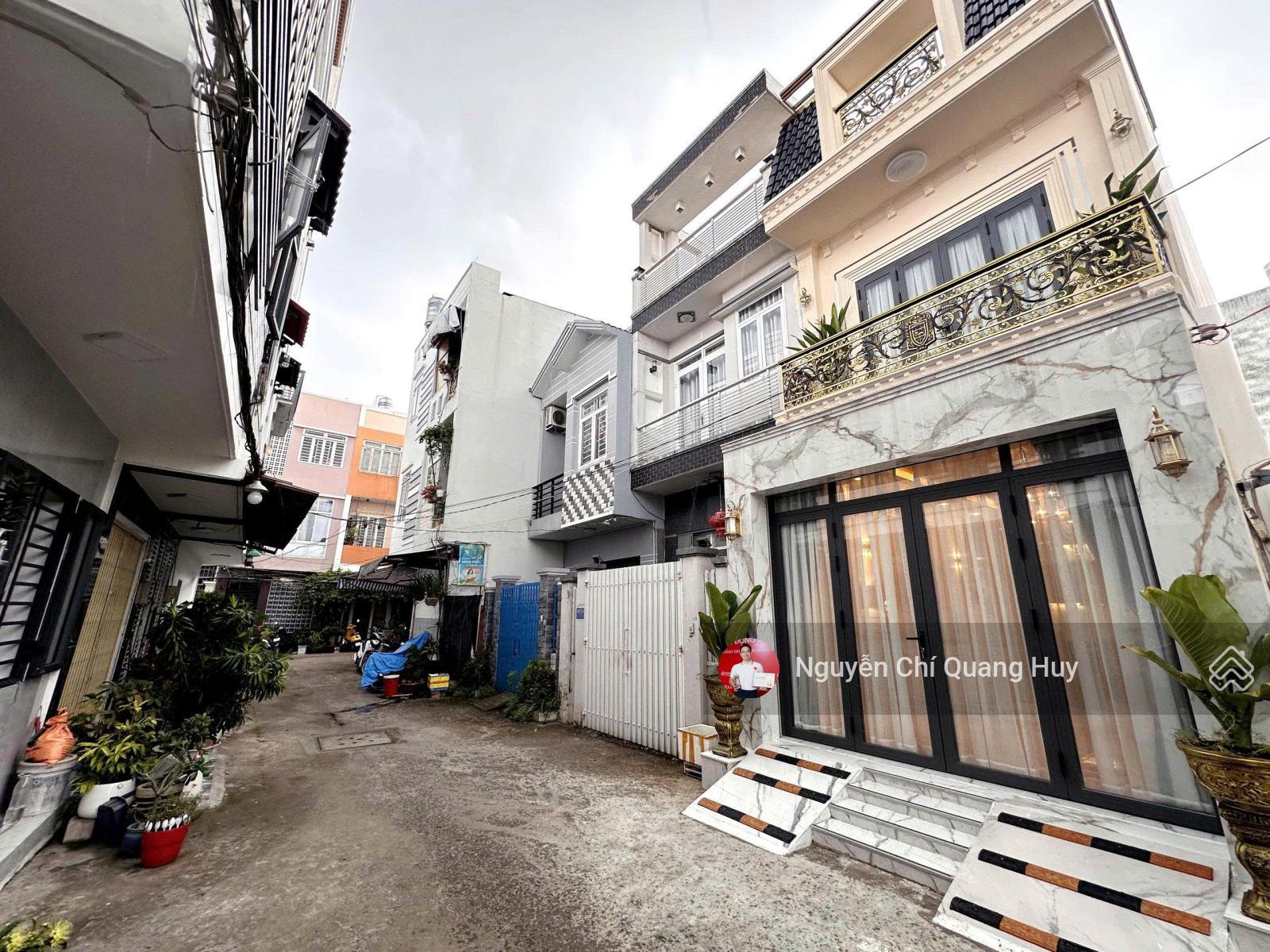 Nhà phố hiện đại sang trọng hẻm 6m Huỳnh Tấn Phát thị trấn - Đầy đủ nội thất - 4m x 18m giá 6,3 tỷ
