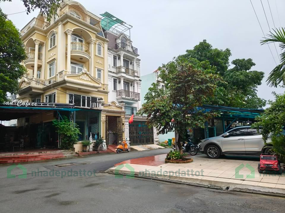 Nhà 1 trệt 2 tầng - 72m2 - nhỉnh 7 tỷ - tặng thêm gara ô tô + sân vườn 65m² -  KDC Thới An, Q12