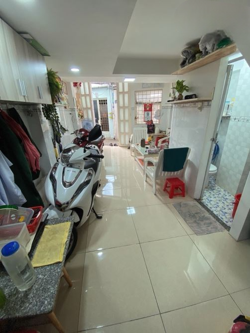 Chỉ 4 tỷ có nhà 4 tầng gần 100m2 DTSD , Đường Nguyễn Thị Tần Q8