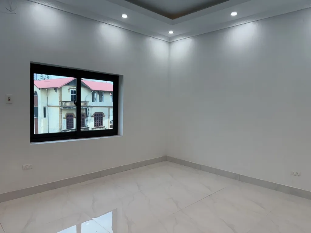 105m, nhỉnh 11 tỷ , nhà 3 tầng dân ngay chu huy mân
