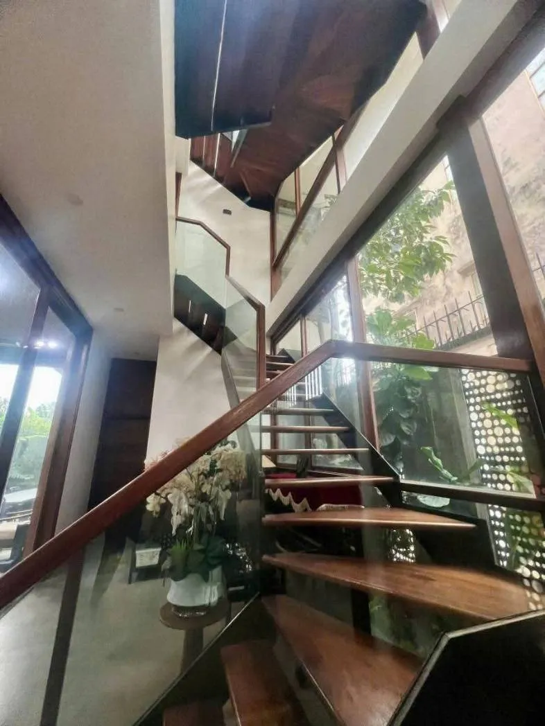 95 TỶ NHỈNH SỞ HỮU BIỆT THỰ NHÀ VƯỜN ĐẲNG CẤP MẶT PHỐ NGỌC THỤY – LONG BIÊN/ DT: 780 M2 (SỔ 590M2)/ 3 TẦNG | MT 17M. TRONG TẦM NGẮM CÁC ĐẠI GIA SĂN TÌM - SỞ HỮU. HÀNG HIẾM QUẬN LONG BIÊN.