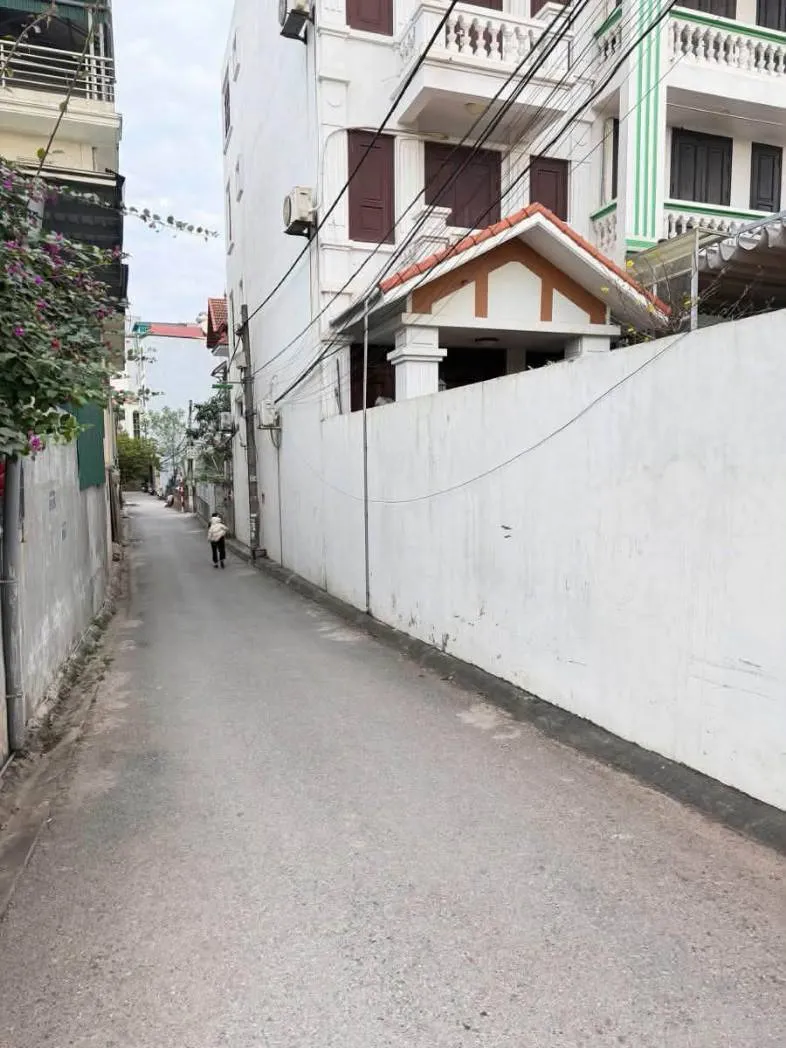 11.5 TỶ NHỈNH NHÀ MỚI HOÀN THIỆN – BÁT KHỐI, LONG BIÊN. DT 50M2/ 6 TẦNG/ THANG MÁY/ MT 4.4M. TRONG TẦM NGẮM CÁC ANH CHỊ TÀI CHÍNH TỐT SĂN TÌM - SỞ HỮU.
HÀNG HIẾM QUẬN LONG BIÊN.