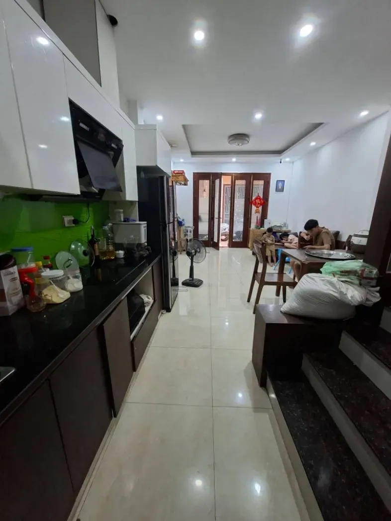 6.5 TỶ NHỈNH SỞ HỮU NGAY NHÀ ĐẸP NGUYỄN VĂN LINH – THẠCH BÀN, LONG BIÊN. DIÊN TÍCH: 36M2| 5 TẦNG| MT 4.08M. 
Ô TÔ ĐẬU NGAY CỔNG - CÁCH AEON MALL 1 KM -.TRONG TẦM NGẮM ANH CHỊ CÓ TÀI CHÍNH TỐT.