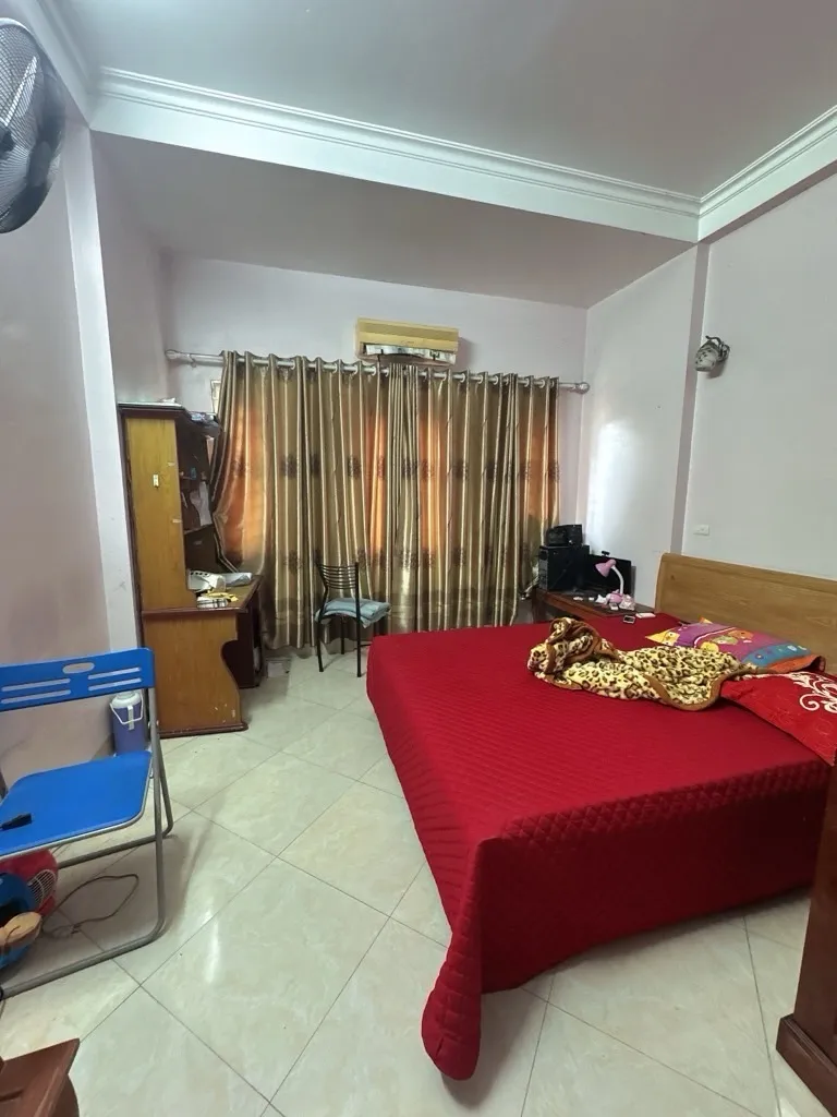 105m, nhỉnh 11 tỷ , nhà 3 tầng dân ngay chu huy mân