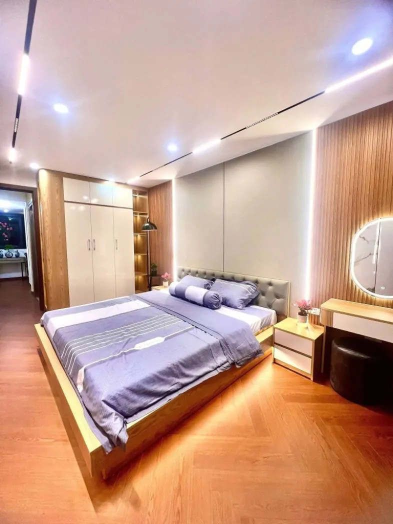 9.7 TỶ NHỈNH SỞ HỮU SIÊU PHẨM HOÀNG HOA THÁM – TÂY HỒ. 40M2/ 5 TẦNG/ THANG MÁY. NHÀ ĐẸP - NGÕ RỘNG CÁCH PHỐ 20M. TRONG TẦM NGẮM CÁC ANH CHỊ CÓ TÀI CHÍNH TỐT SĂN TÌM - SỞ HỮU.

HÀNG HIẾM QUẬN TÂY HỒ.