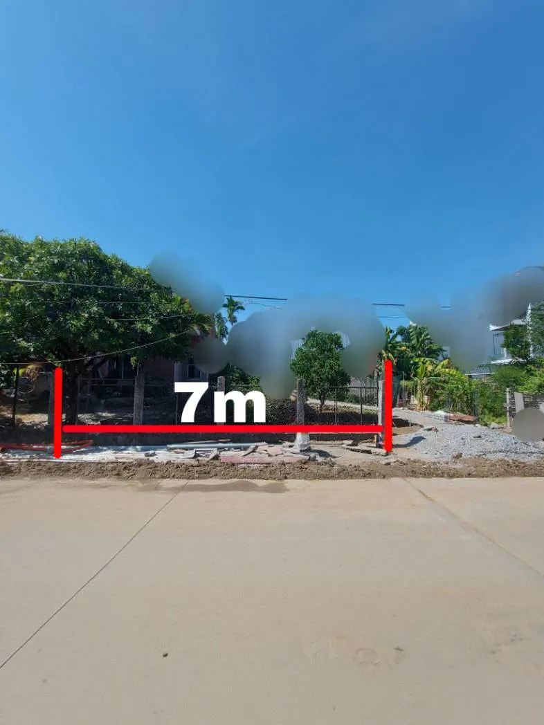 Mặt tiền đường Phong Nam Hòa Châu Đà Nẵng. Đường 7.5m .Đang thi công nâng lên 10.5m