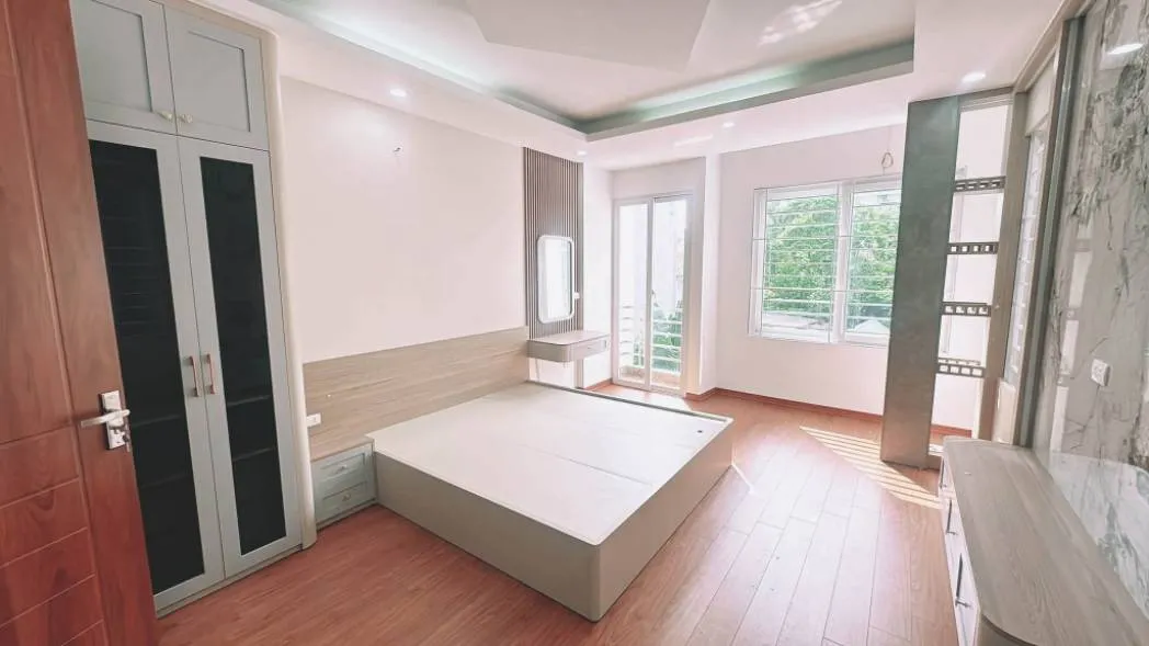 9 TỶ NHỈNH SỞ HỮU NHÀ MỚI XÂY PHỐ XUÂN LA – TÂY HỒ | LÔ GÓC GẦN PHỐ – NHÀ ĐẸP Ở NGAY
 DT: 32,6M2/ 5 TẦNG. TRONG TẦM NGẮM CÁC ANH CHỊ TÀI CHÍNH TỐT SĂN TÌM - SỞ HỮU. HIẾM CÓ KHÓ TÌM TẠI TÂY HỒ