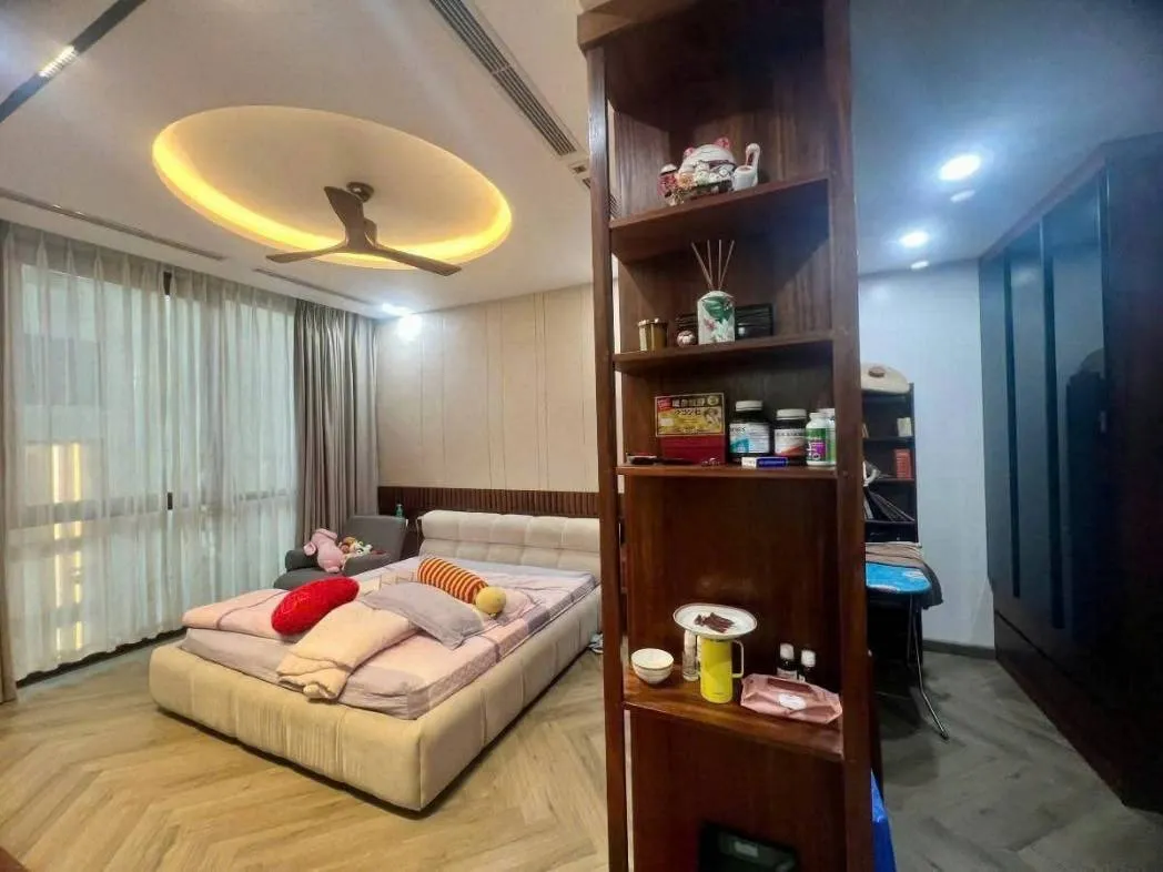 95 TỶ NHỈNH SỞ HỮU BIỆT THỰ NHÀ VƯỜN ĐẲNG CẤP MẶT PHỐ NGỌC THỤY – LONG BIÊN/ DT: 780 M2 (SỔ 590M2)/ 3 TẦNG | MT 17M. TRONG TẦM NGẮM CÁC ĐẠI GIA SĂN TÌM - SỞ HỮU. HÀNG HIẾM QUẬN LONG BIÊN.