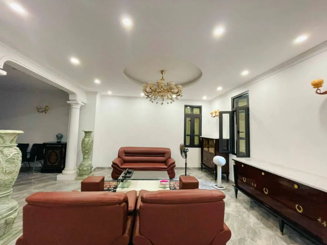400 TỶ NHỈNH SỞ HỮU SIÊU BIỆT PHỦ SÂN VƯỜN LẠC LONG QUÂN – TÂY HỒ. DT: 748M2/ 3 TẦNG CĂN 1 - 4 TẦNG CĂN 2/ MT: 16M. TRONG TẦM NGẮM PHÙ HỢP VỚI CÁC ĐẠI GIA SĂN TÌM - SỞ HỮU.