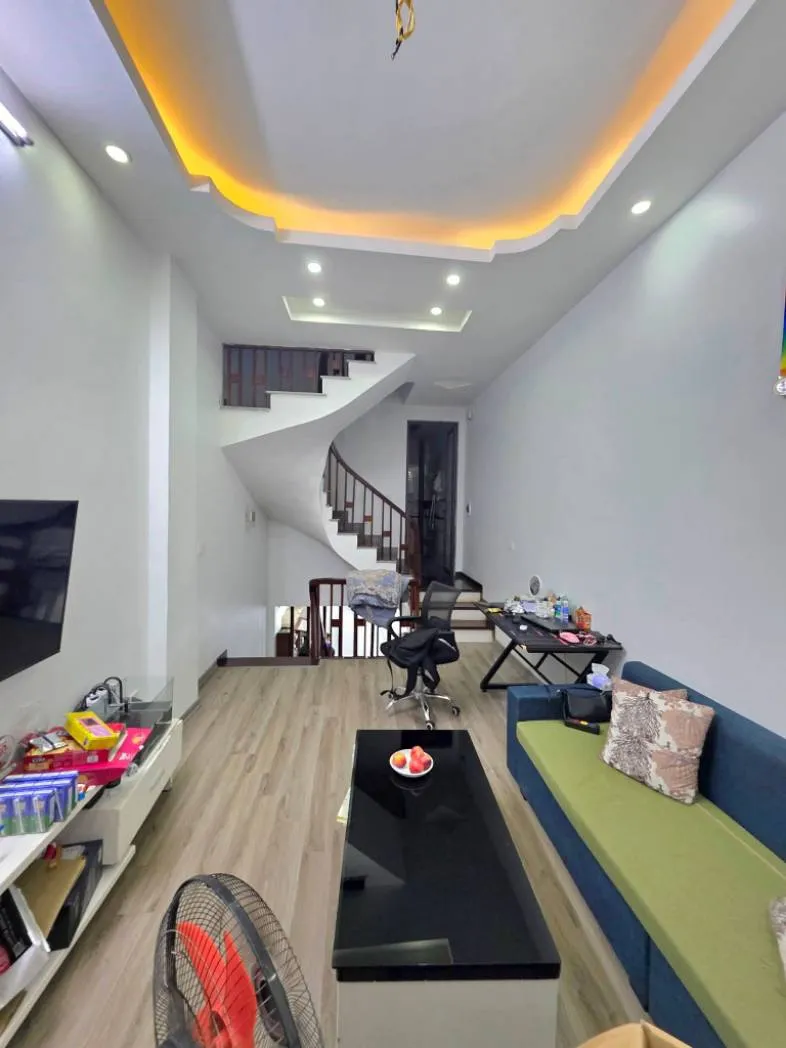 8.99 TỶ NHỈNH SỞ HỮU NHÀ LẠC LONG QUÂN - TÂY HỒ | NGÕ THÔNG Ô TÔ KINH DOANH | GẦN HỒ TÂY. DT: 40M - 5 TẦNG - MT: 4M. TRONG TẦM NGẮM ANH CHỊ CÓ NHU CẦU MUA Ở VÀ KINH DOANH NHỎ TRUNG TÂM SĂN TÌM.