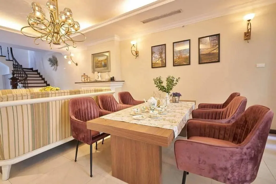 150 TỶ SỞ HỮU BIỆT THỰ SIÊU VIP CIPUTRA – TÂY HỒ/ LÔ GÓC/ VỊ TRÍ ĐẸP NHẤT KHU ĐÔ THỊ/ DIỆN TÍCH: 296M2/ 4 TẦNG/ MT 9.6M. TRONG TẦM NGẮM CỦA CÁC ĐẠI GIA SĂN TÌM - SỞ HỮU.
HÀNG HIẾN 1 - 0 - 2 TÂY HỒ.