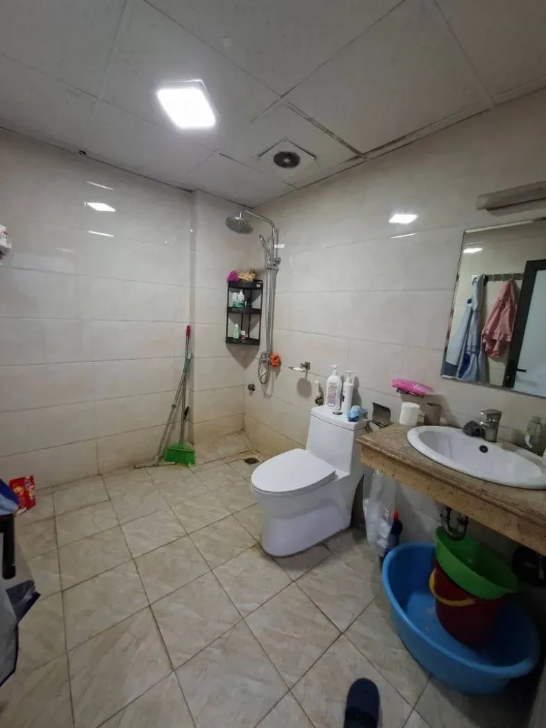 6.5 TỶ NHỈNH SỞ HỮU NGAY NHÀ ĐẸP NGUYỄN VĂN LINH – THẠCH BÀN, LONG BIÊN. DIÊN TÍCH: 36M2| 5 TẦNG| MT 4.08M. 
Ô TÔ ĐẬU NGAY CỔNG - CÁCH AEON MALL 1 KM -.TRONG TẦM NGẮM ANH CHỊ CÓ TÀI CHÍNH TỐT.