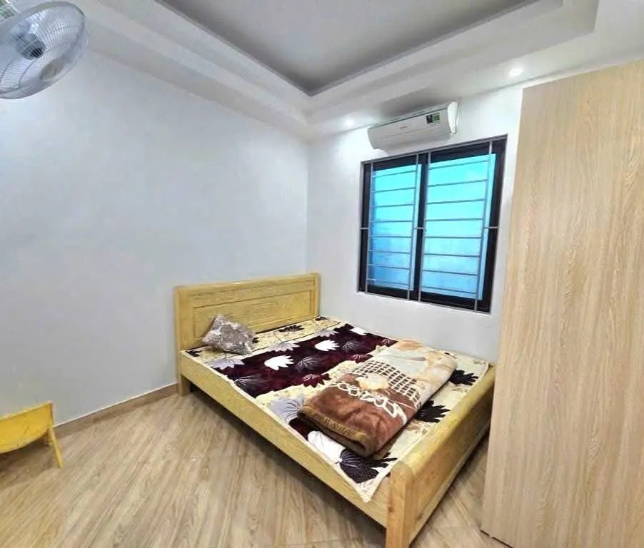 8.99 TỶ NHỈNH SỞ HỮU NHÀ LẠC LONG QUÂN - TÂY HỒ | NGÕ THÔNG Ô TÔ KINH DOANH | GẦN HỒ TÂY. DT: 40M - 5 TẦNG - MT: 4M. TRONG TẦM NGẮM ANH CHỊ CÓ NHU CẦU MUA Ở VÀ KINH DOANH NHỎ TRUNG TÂM SĂN TÌM.