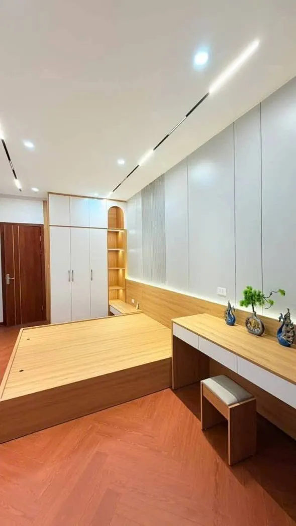 9.7 TỶ NHỈNH SỞ HỮU SIÊU PHẨM HOÀNG HOA THÁM – TÂY HỒ. 40M2/ 5 TẦNG/ THANG MÁY. NHÀ ĐẸP - NGÕ RỘNG CÁCH PHỐ 20M. TRONG TẦM NGẮM CÁC ANH CHỊ CÓ TÀI CHÍNH TỐT SĂN TÌM - SỞ HỮU.

HÀNG HIẾM QUẬN TÂY HỒ.