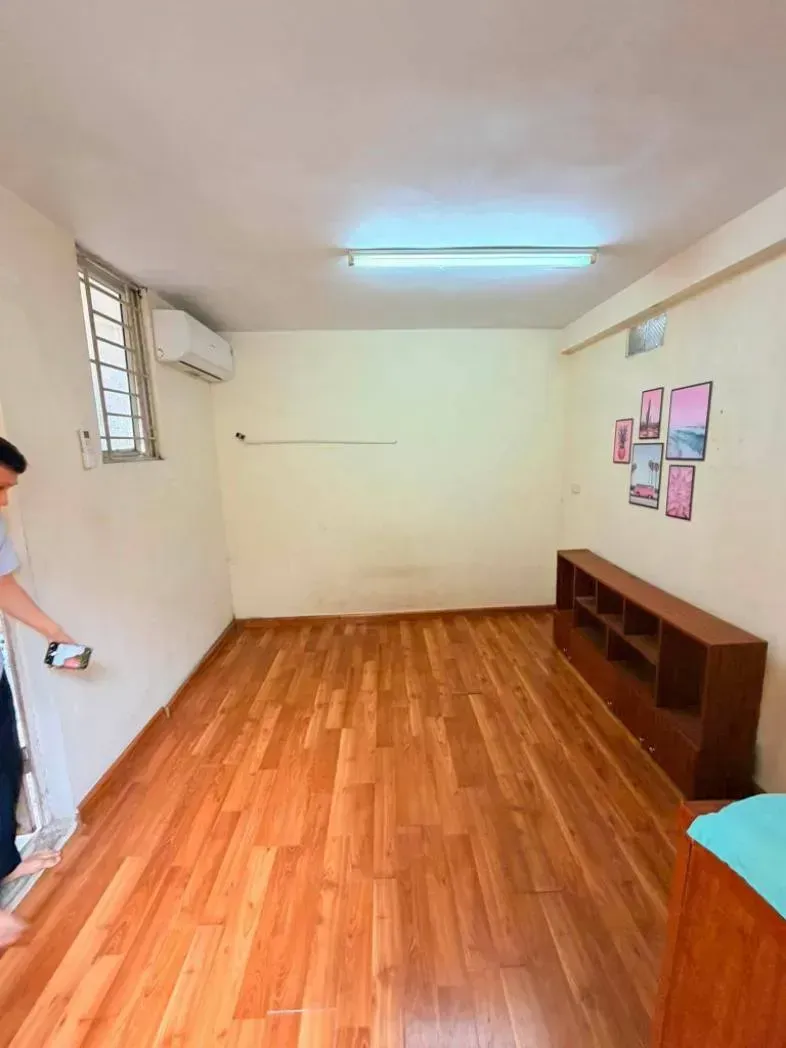 8 TỶ NHỈNH SỞ HỮU NHÀ ĐẸP HOÀNG HOA THÁM – BA ĐÌNH/ NGÕ THÔNG KINH DOANH/ SẤP SỈ 40M2/ 6 TẦNG/ MT: 4.2M - 4 PHÒNG NGỦ KHÉP KÍN. TRONG TẦM NGẮM ANH CHỊ CÓ TÀI CHÍNH TỐT SĂN TÌM - SỞ HỮU. 

✨