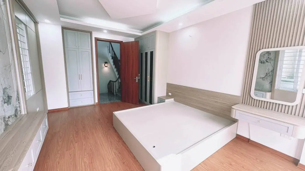 9 TỶ NHỈNH SỞ HỮU NHÀ MỚI XÂY PHỐ XUÂN LA – TÂY HỒ | LÔ GÓC GẦN PHỐ – NHÀ ĐẸP Ở NGAY
 DT: 32,6M2/ 5 TẦNG. TRONG TẦM NGẮM CÁC ANH CHỊ TÀI CHÍNH TỐT SĂN TÌM - SỞ HỮU. HIẾM CÓ KHÓ TÌM TẠI TÂY HỒ