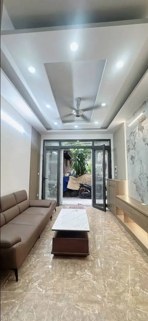 9 TỶ NHỈNH SỞ HỮU NHÀ MỚI XÂY PHỐ XUÂN LA – TÂY HỒ | LÔ GÓC GẦN PHỐ – NHÀ ĐẸP Ở NGAY
 DT: 32,6M2/ 5 TẦNG. TRONG TẦM NGẮM CÁC ANH CHỊ TÀI CHÍNH TỐT SĂN TÌM - SỞ HỮU. HIẾM CÓ KHÓ TÌM TẠI TÂY HỒ
