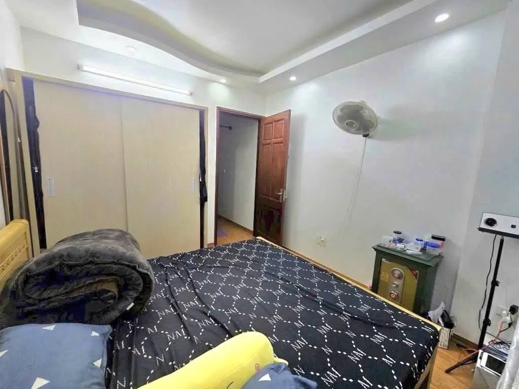 8.99 TỶ NHỈNH SỞ HỮU NHÀ LẠC LONG QUÂN - TÂY HỒ | NGÕ THÔNG Ô TÔ KINH DOANH | GẦN HỒ TÂY. DT: 40M - 5 TẦNG - MT: 4M. TRONG TẦM NGẮM ANH CHỊ CÓ NHU CẦU MUA Ở VÀ KINH DOANH NHỎ TRUNG TÂM SĂN TÌM.