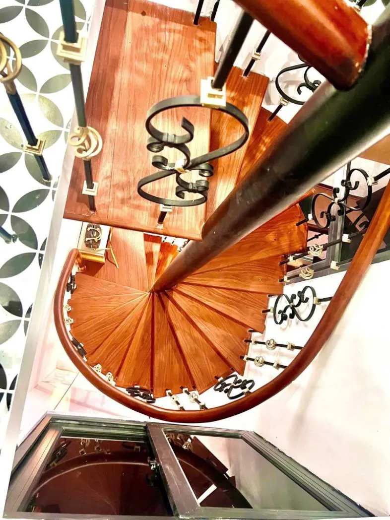 9.7 TỶ NHỈNH SỞ HỮU SIÊU PHẨM HOÀNG HOA THÁM – TÂY HỒ. 40M2/ 5 TẦNG/ THANG MÁY. NHÀ ĐẸP - NGÕ RỘNG CÁCH PHỐ 20M. TRONG TẦM NGẮM CÁC ANH CHỊ CÓ TÀI CHÍNH TỐT SĂN TÌM - SỞ HỮU.

HÀNG HIẾM QUẬN TÂY HỒ.