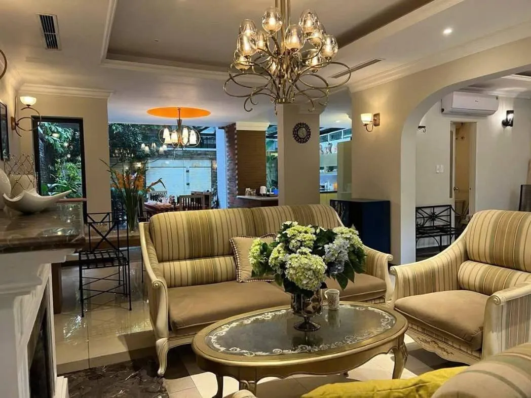 150 TỶ SỞ HỮU BIỆT THỰ SIÊU VIP CIPUTRA – TÂY HỒ/ LÔ GÓC/ VỊ TRÍ ĐẸP NHẤT KHU ĐÔ THỊ/ DIỆN TÍCH: 296M2/ 4 TẦNG/ MT 9.6M. TRONG TẦM NGẮM CỦA CÁC ĐẠI GIA SĂN TÌM - SỞ HỮU.
HÀNG HIẾN 1 - 0 - 2 TÂY HỒ.