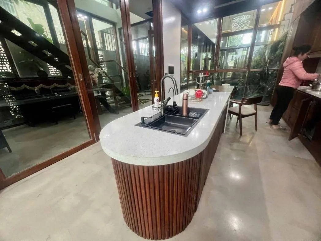 95 TỶ NHỈNH SỞ HỮU BIỆT THỰ NHÀ VƯỜN ĐẲNG CẤP MẶT PHỐ NGỌC THỤY – LONG BIÊN/ DT: 780 M2 (SỔ 590M2)/ 3 TẦNG | MT 17M. TRONG TẦM NGẮM CÁC ĐẠI GIA SĂN TÌM - SỞ HỮU. HÀNG HIẾM QUẬN LONG BIÊN.