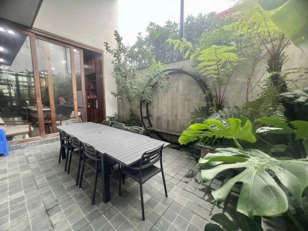 95 TỶ NHỈNH SỞ HỮU BIỆT THỰ NHÀ VƯỜN ĐẲNG CẤP MẶT PHỐ NGỌC THỤY – LONG BIÊN/ DT: 780 M2 (SỔ 590M2)/ 3 TẦNG | MT 17M. TRONG TẦM NGẮM CÁC ĐẠI GIA SĂN TÌM - SỞ HỮU. HÀNG HIẾM QUẬN LONG BIÊN.