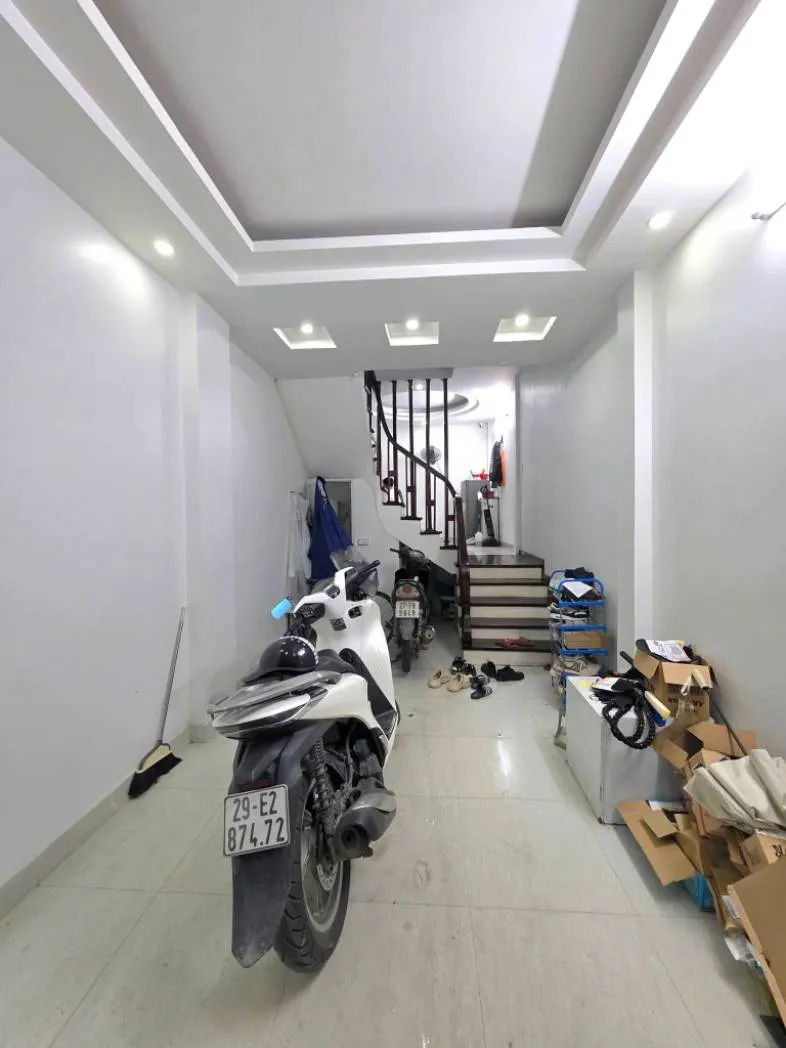 8.99 TỶ NHỈNH SỞ HỮU NHÀ LẠC LONG QUÂN - TÂY HỒ | NGÕ THÔNG Ô TÔ KINH DOANH | GẦN HỒ TÂY. DT: 40M - 5 TẦNG - MT: 4M. TRONG TẦM NGẮM ANH CHỊ CÓ NHU CẦU MUA Ở VÀ KINH DOANH NHỎ TRUNG TÂM SĂN TÌM.