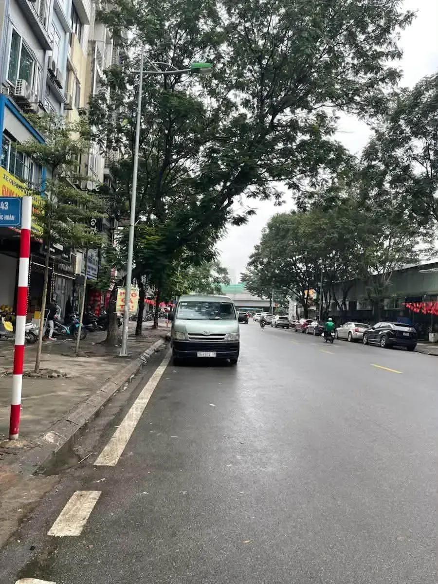 8 TỶ NHỈNH SỞ HỮU NHÀ ĐẸP HOÀNG HOA THÁM – BA ĐÌNH/ NGÕ THÔNG KINH DOANH/ SẤP SỈ 40M2/ 6 TẦNG/ MT: 4.2M - 4 PHÒNG NGỦ KHÉP KÍN. TRONG TẦM NGẮM ANH CHỊ CÓ TÀI CHÍNH TỐT SĂN TÌM - SỞ HỮU. 

✨